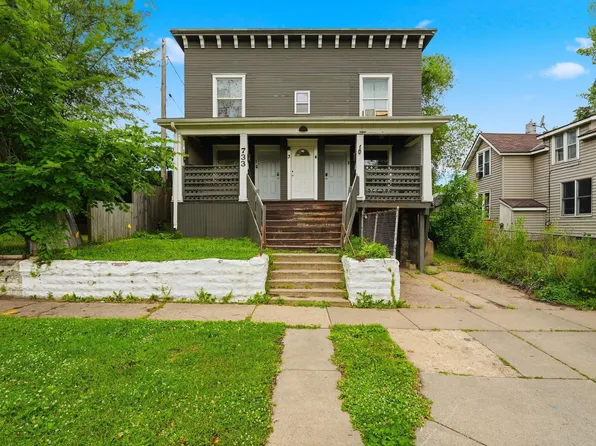 733 Bradley St, Saint Paul, MN 55130