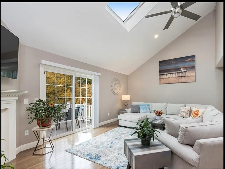 19 Stratford Village Dr — Photo 7