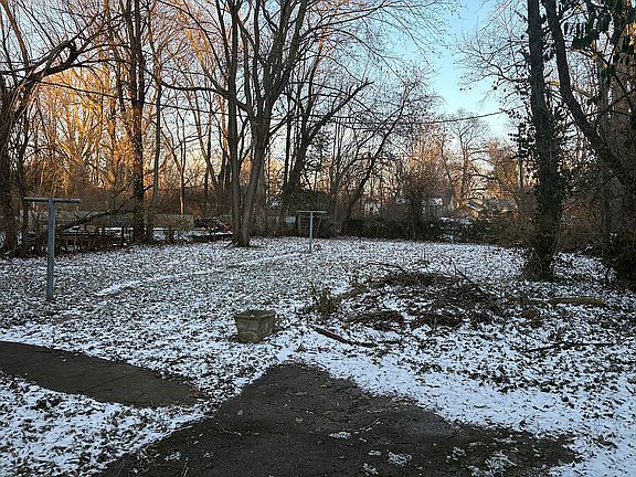 4th image of 3437 N Caroline Ave