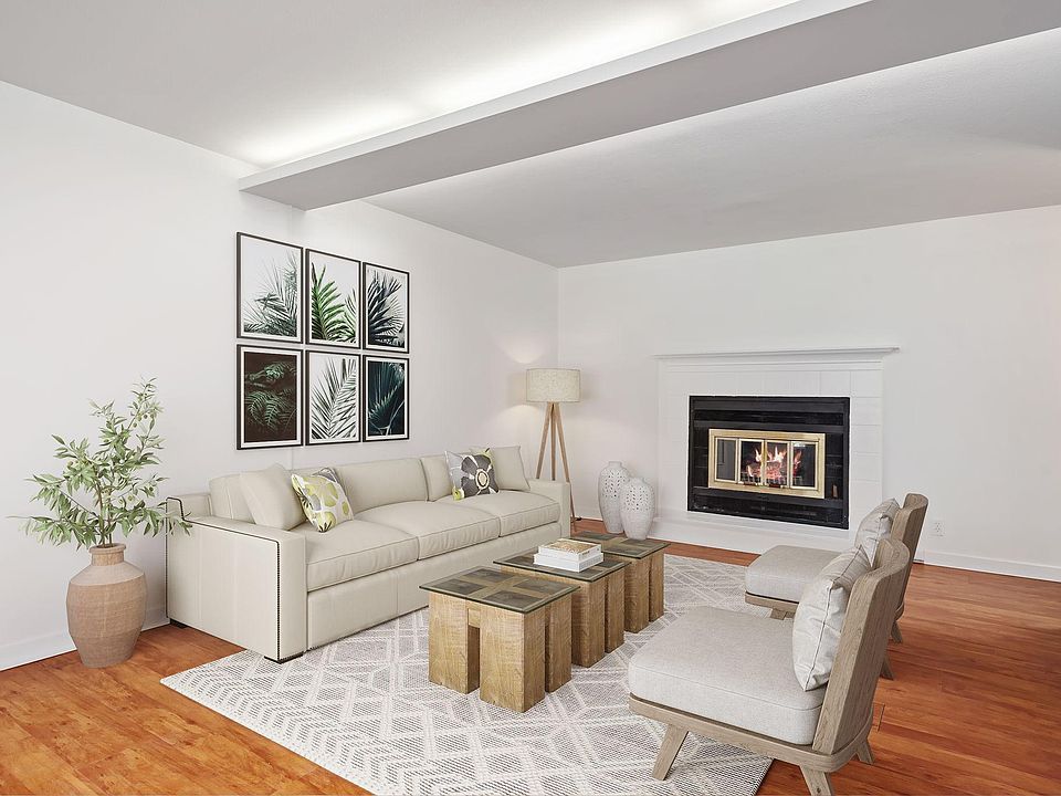 ***VIRTUAL STAGING*** Living Room