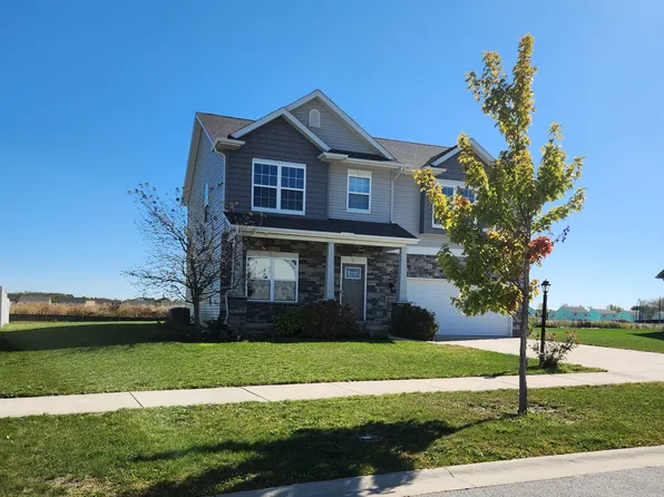 5437 Elkhart Cir, Winfield, IN 46307