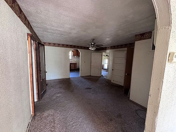 4th image of 712 Rhodes St