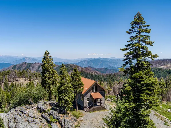 10600 Titlow Hill Rd, Blue Lake, CA 95525