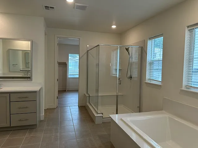 100 Village Ln — Photo 10