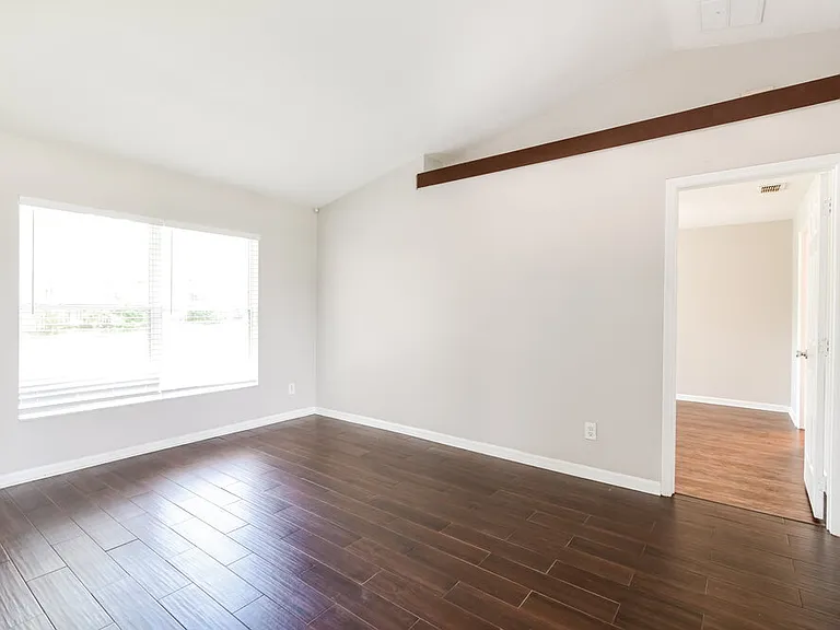 12131 Goldenstar Ln — Photo 3