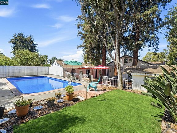 3rd image of 110 Bella Vista Way