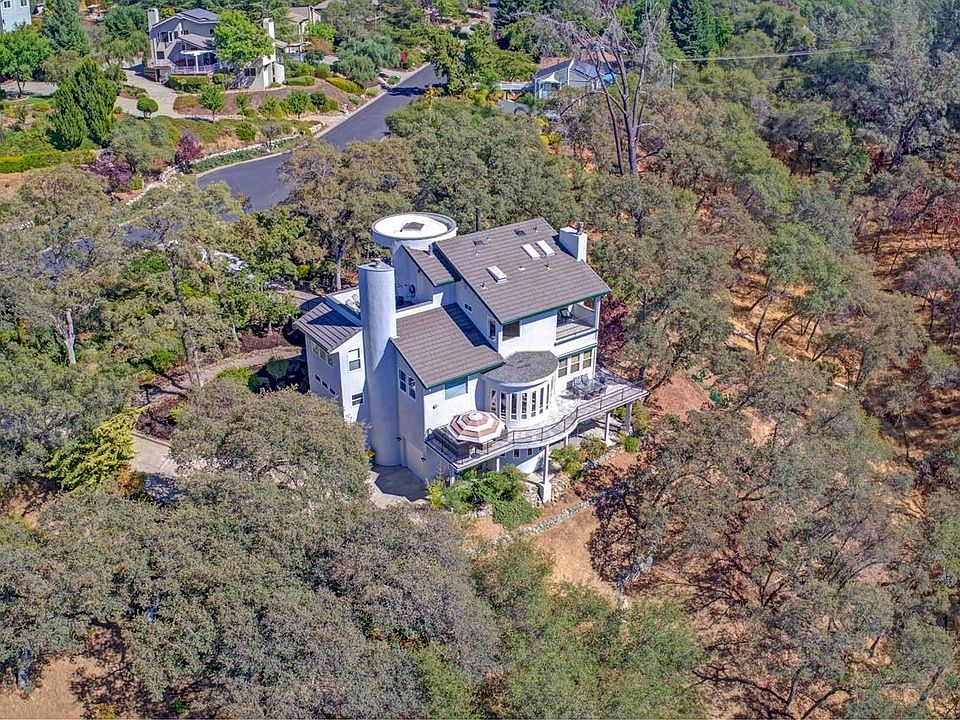 1st image of 2020 Vista Mar Dr
