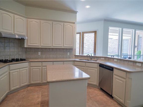 3rd image of 61 Mill Pond Dr