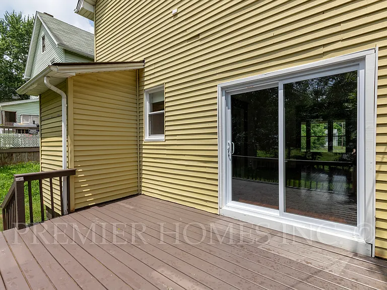 1536 Glendale Pl NE — Photo 3