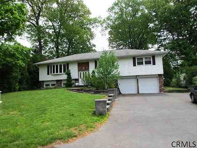 1st image of 12 Wilshire Dr