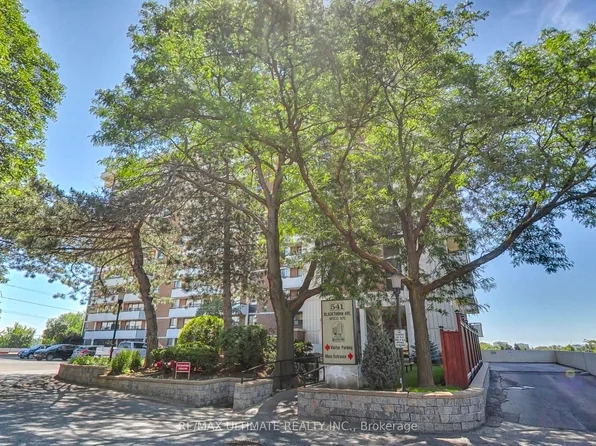 541 Blackthorn Ave #110, Toronto, ON M6M 5A6