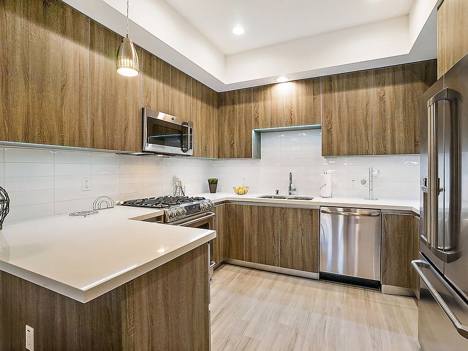 1st image of 5420 Yolanda Ave #101
