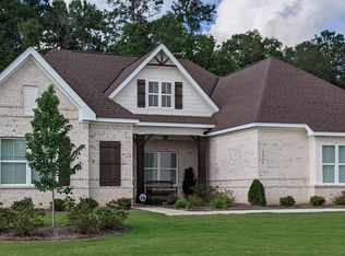 1777 Cannon Gate Dr, Opelika, AL 36801
