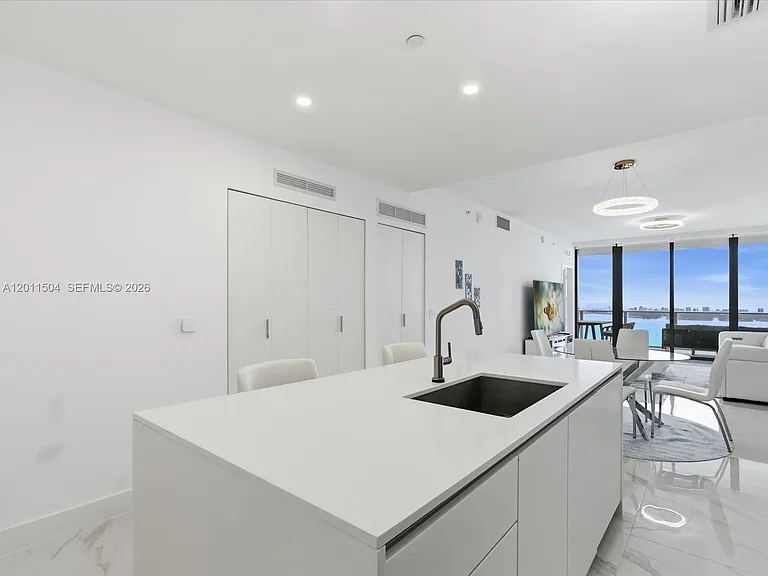 700 NE 24th St #4606 — Photo 5