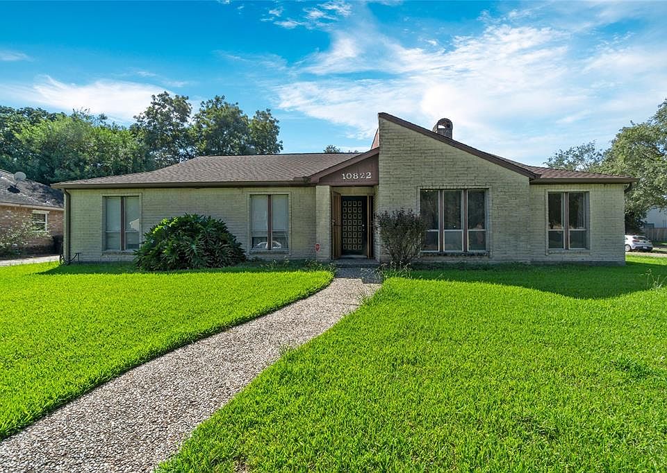 1st image of 10822 Valley Hills Dr