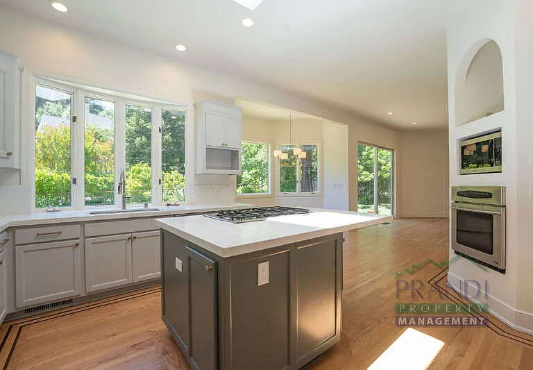 121 Laurel Grove Ave — Photo 12