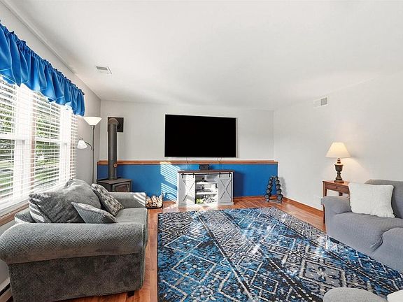 5th image of 914 Kings Ridge COURT W W