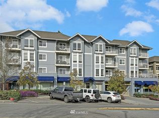 300 NE High School Rd #412, Bainbridge Island, WA 98110