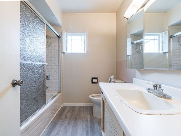 3 bedroom rental in Burnaby — photo 8