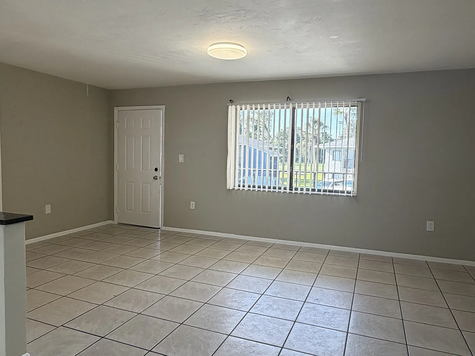 4214 Desoto Avenue — Photo 3