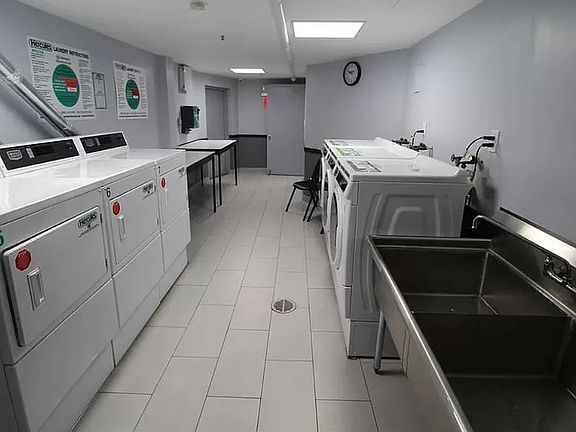 5th image of 577 2nd Ave APT 1R