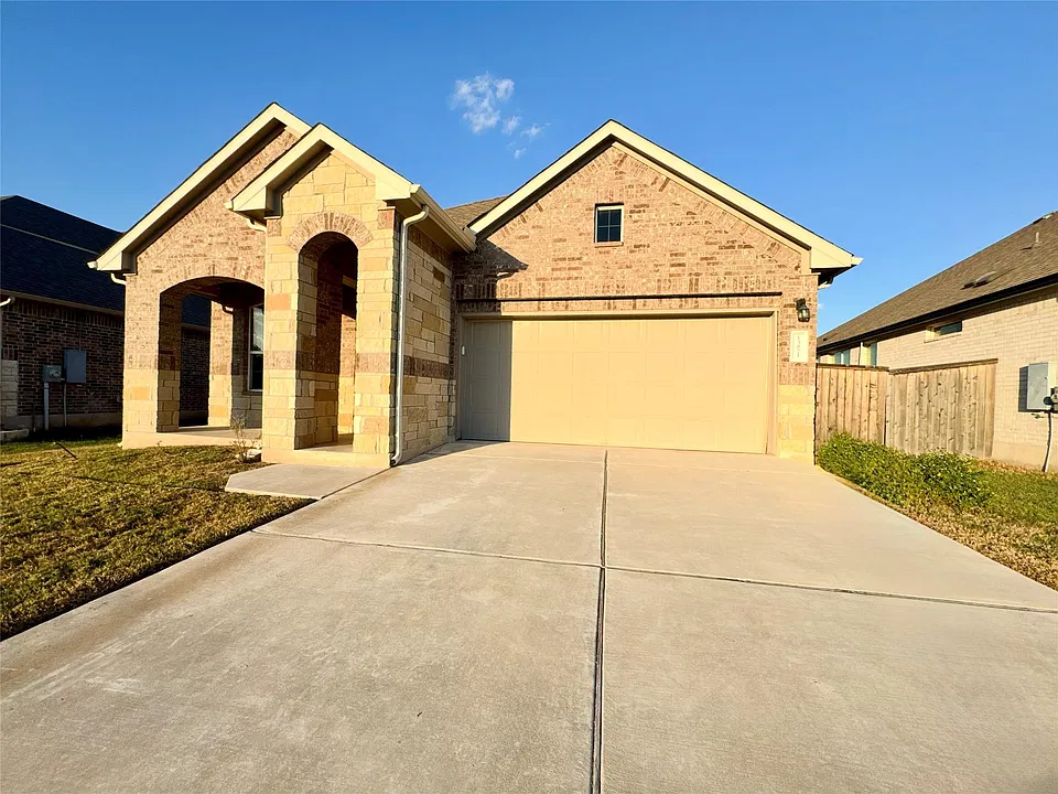 13821 McArthur Dr