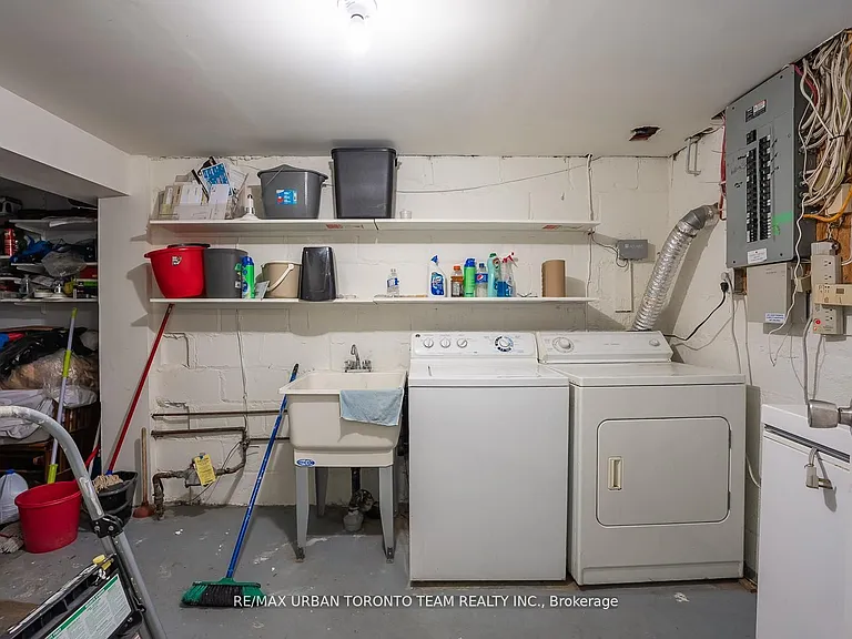 1277 Broadview Ave #LOWER — Photo 18