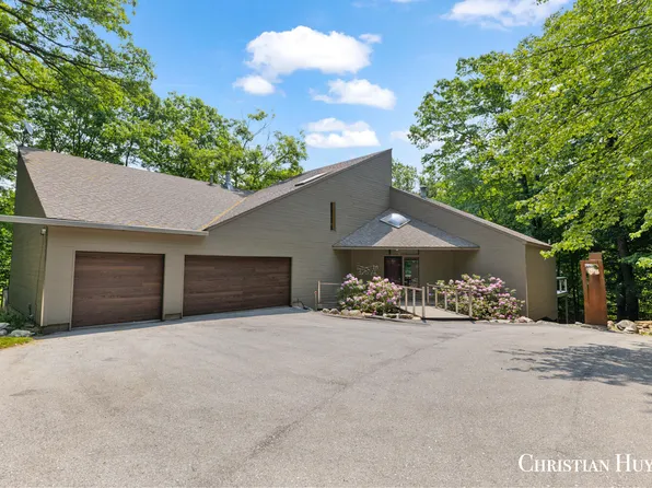 8695 Conservation St NE, Ada, MI 49301