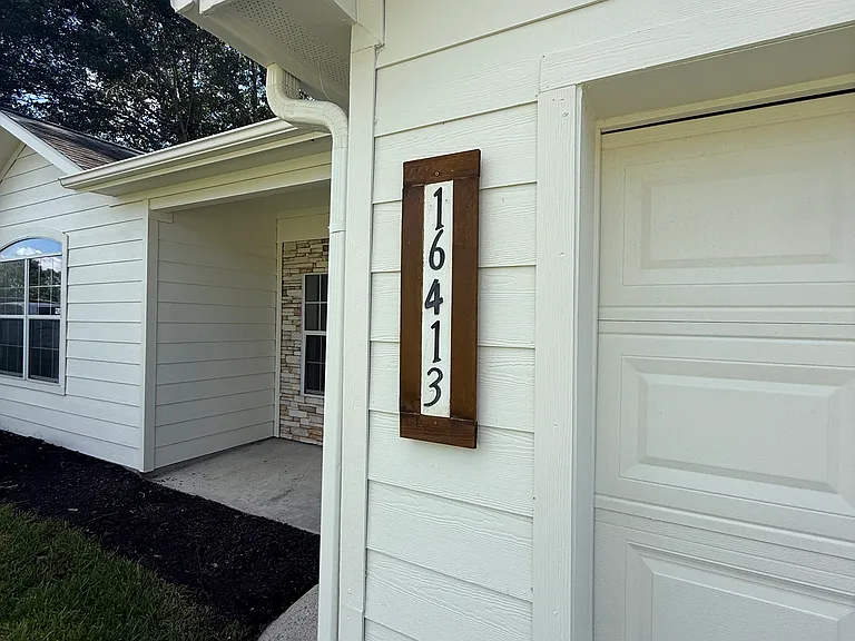 16413 Danika Oak Dr — Photo 30