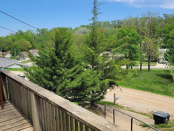2nd image of 1529 Carlin Ave
