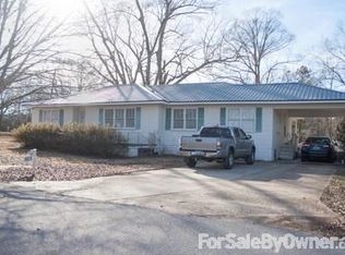 402 3rd St NW, Reform, AL 35481