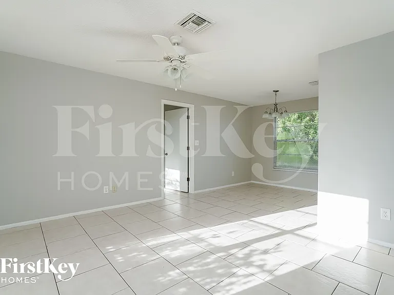 1423 Caywood Cir S — Photo 8