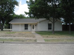 2109 Powderhorn Dr, Garland, TX 75044