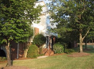 4048 Oak Glenn Dr, Duluth, GA 30096