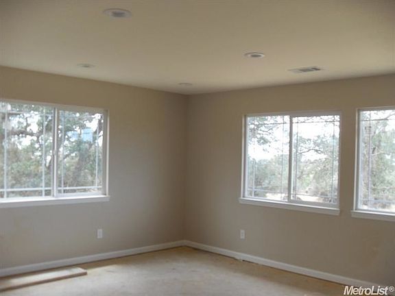 2nd image of 4172 Hartvickson Ln