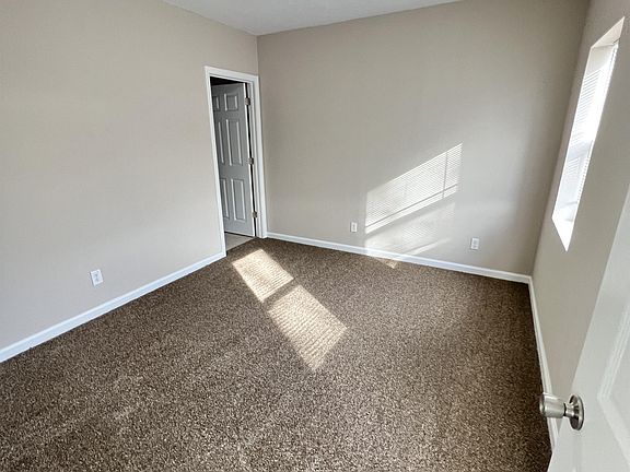 3rd image of 1305 E Armour Blvd #10968108