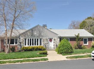 41 Observatory Ave, North Providence, RI 02911