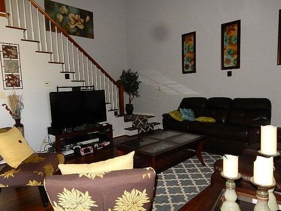 2nd image of 300 Marys Oak Dr