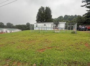 200 Weddle St, Hillsville, VA 24343