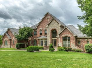 330 Saint Andrews Dr, Saint Albans, MO 63073