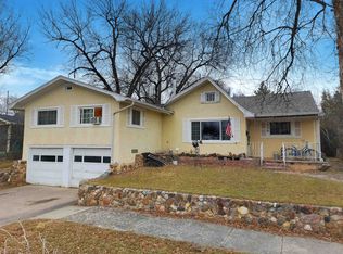 1938 Washington Ave, Hot Springs, SD 57747