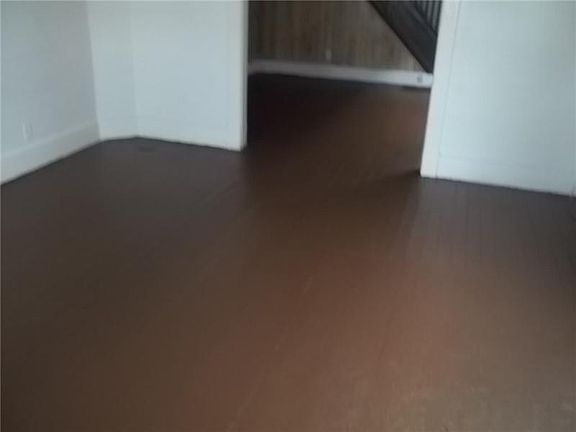 4th image of 955 King Ave