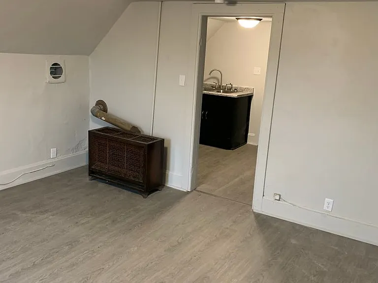 402 Fritz Ave W — Photo 3