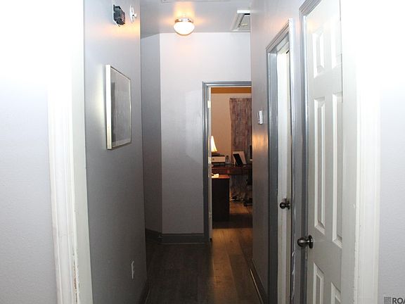 5th image of 100 Tiffany St