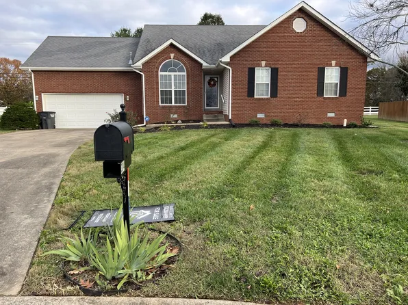 304 Springside Ct, Clarksville, TN 37043