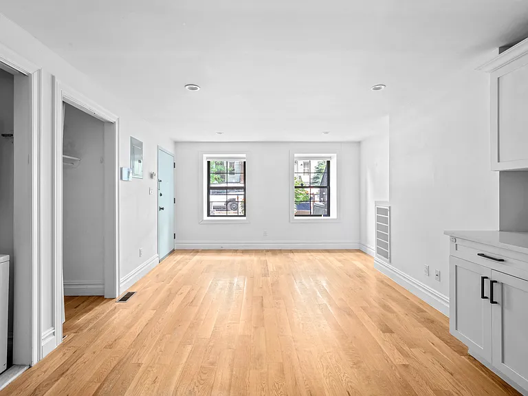 606 Van Buren St #1 — Photo 1