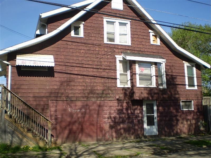 2nd image of 2549 Indiana Way NE