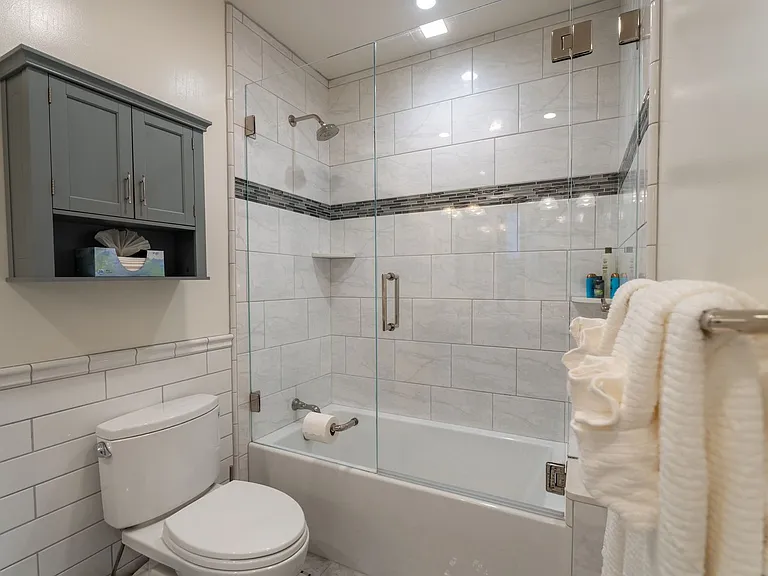 610 Forest Ave — Photo 38
