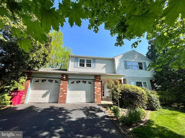 9 Heatherwood Hills Rd, Eagleville, PA 19403