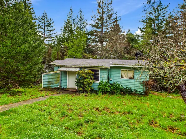 316 Paradise Dr, Fortuna, CA 95540